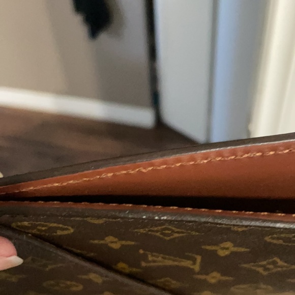 Louis Vuitton briefcase ambassador - Picture 10 of 13